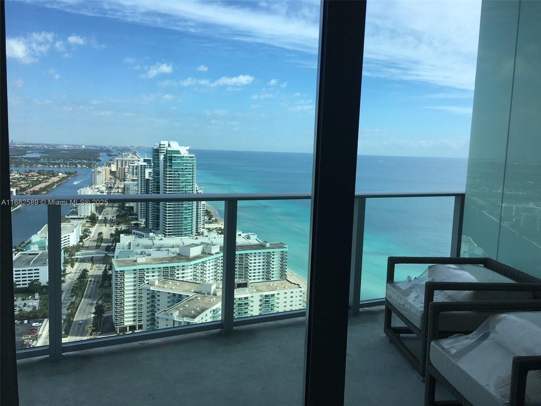 Co Op in Hallandale Beach, Florida, United States 2 - 14870460