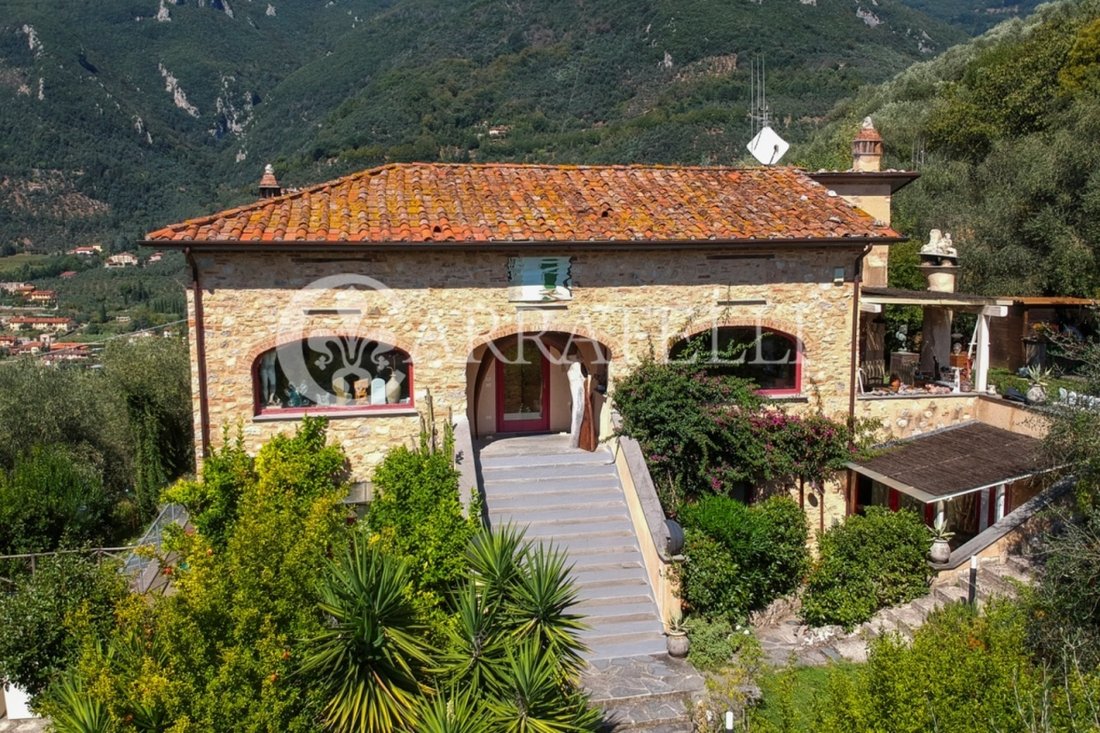 Country House in Camaiore, Tuscany, Italy 1 - 14161634