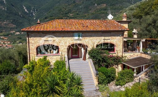 Country House in Camaiore, Tuscany, Italy 1