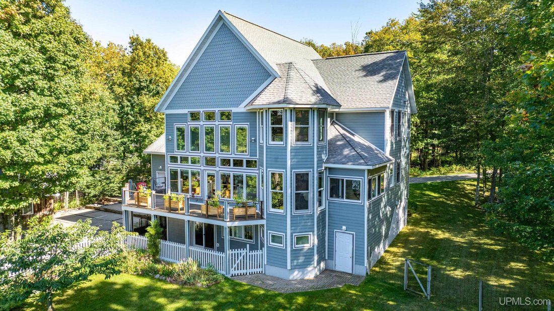 House in Calumet Township, Michigan, United States 1 - 17101160