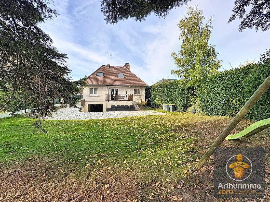 House in Yerres, Ile-de-France, France 1 - 17127294