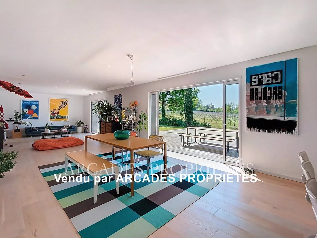Villa in Saint-Sulpice-et-Cameyrac, Nouvelle-Aquitaine, France 2 - 17104425