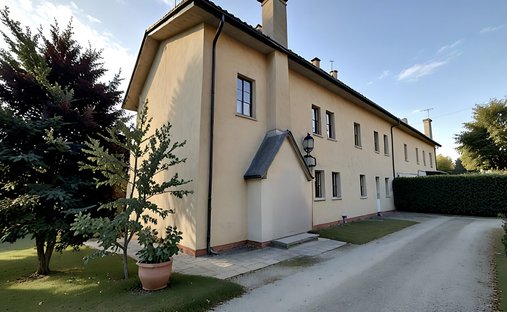 House in Center, Mogliano Veneto, Veneto 1