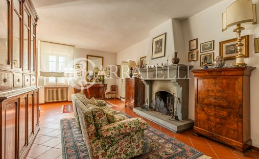 Farm Ranch in Center, Capannori, Tuscany 1