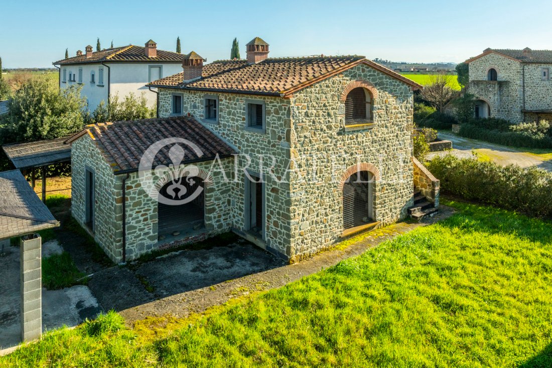 Country House in Fratta-Santa Caterina, Cortona, Tuscany 3 - 15258679