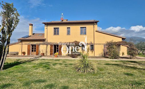 Casa a Centro, Cascina, Toscana 1