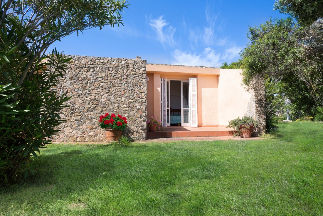 Villa in Milmeggiu, Sardinia, Italy 3 - 15617057