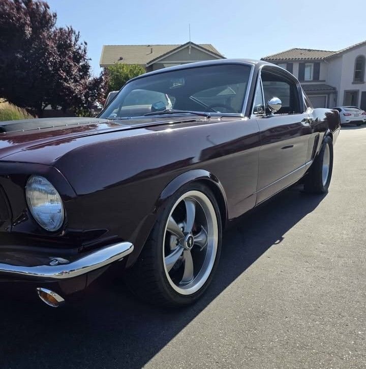 Coupe in Glendale, United States 1 - 17129247