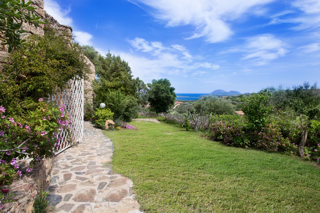 Villa in Milmeggiu, Sardinia, Italy 1 - 15617057