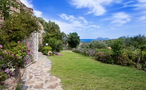 Villa in Milmeggiu, Sardinia, Italy 1