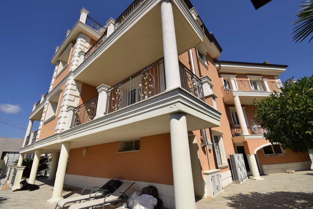 Villa in Taggia, Liguria, Italy 1 - 14967186