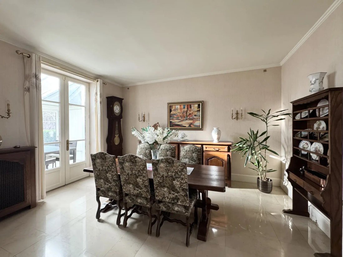 Villa in Forêt, Saint-Germain-en-Laye, France 4 - 17128241