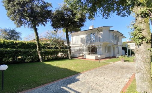 Villa in Center, Forte dei Marmi, Tuscany 1