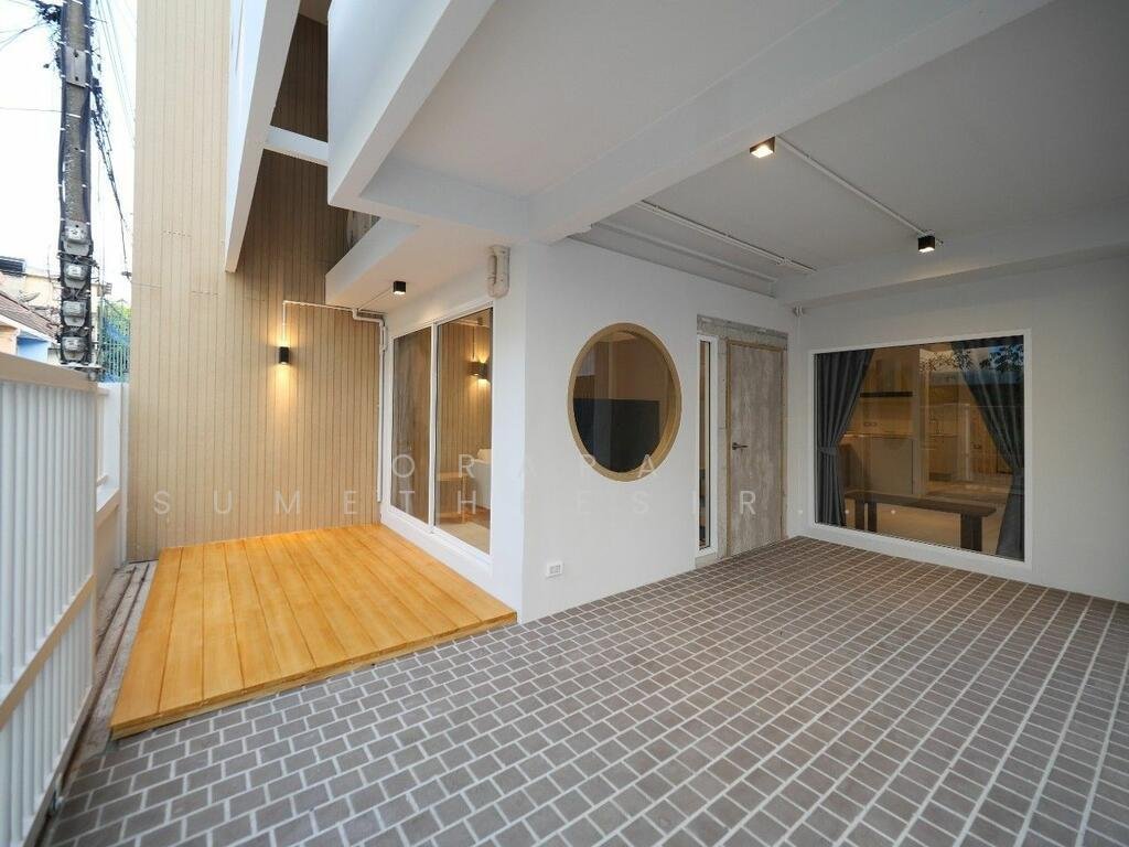 Townhouse in Phra Khanong Nuea, Bangkok, Thailand 2 - 17130682