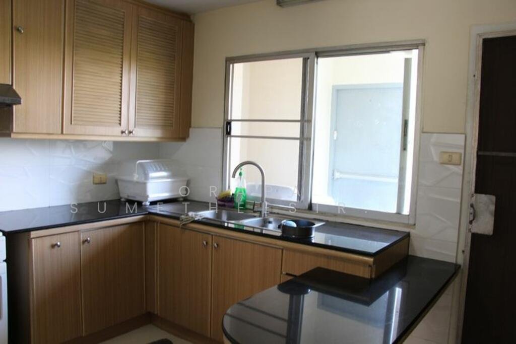 Condo in Ko Tan, Kamphaeng Phet, Thailand 1 - 17130732