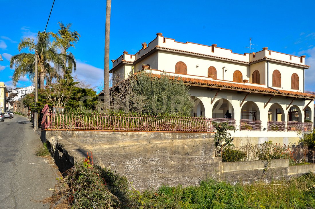 Villa in Giarre, Sicily, Italy 1 - 16915084