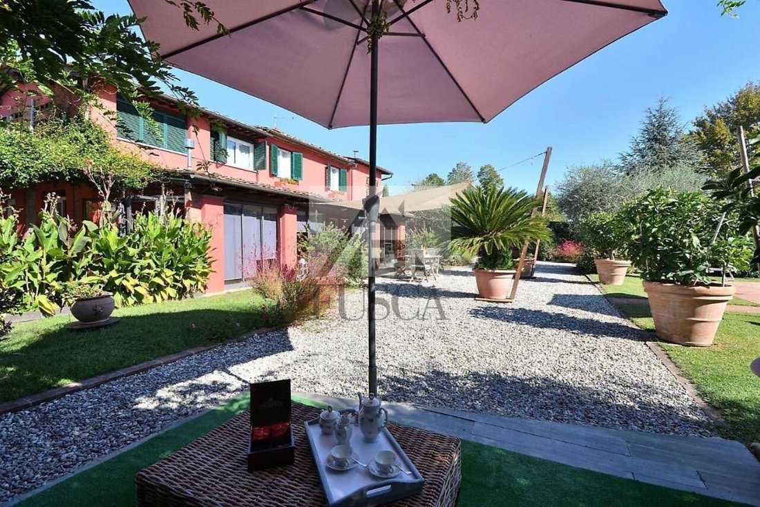 Villa in Porcari, Tuscany, Italy 2 - 12124756