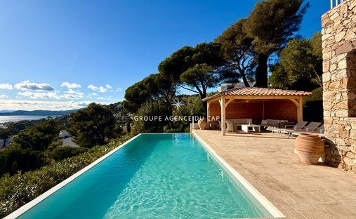 Villa in Valescure-Vaulongue-Clair Bois-Vallon Suveret, Saint-Raphaël, France 1