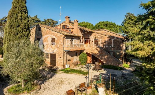 Maisons de campagne à Castiglione del Lago, Ombrie, Italie 1