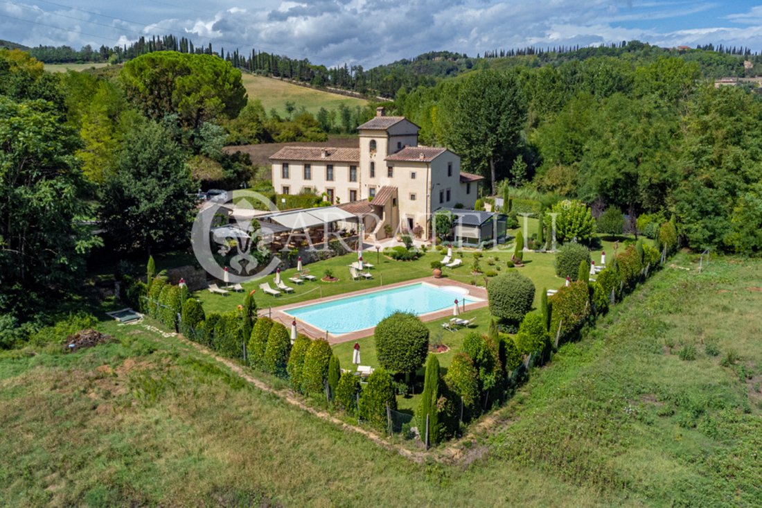 Villa in San Gimignano, Tuscany, Italy 2 - 12239669
