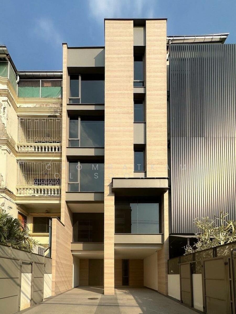 Townhouse in Phra Khanong Nuea, Bangkok, Thailand 1 - 17130826