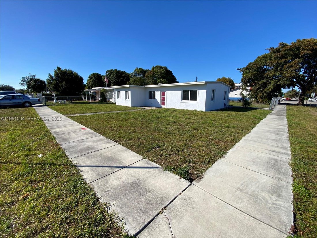 House in Hialeah, Florida, United States 2 - 17102195