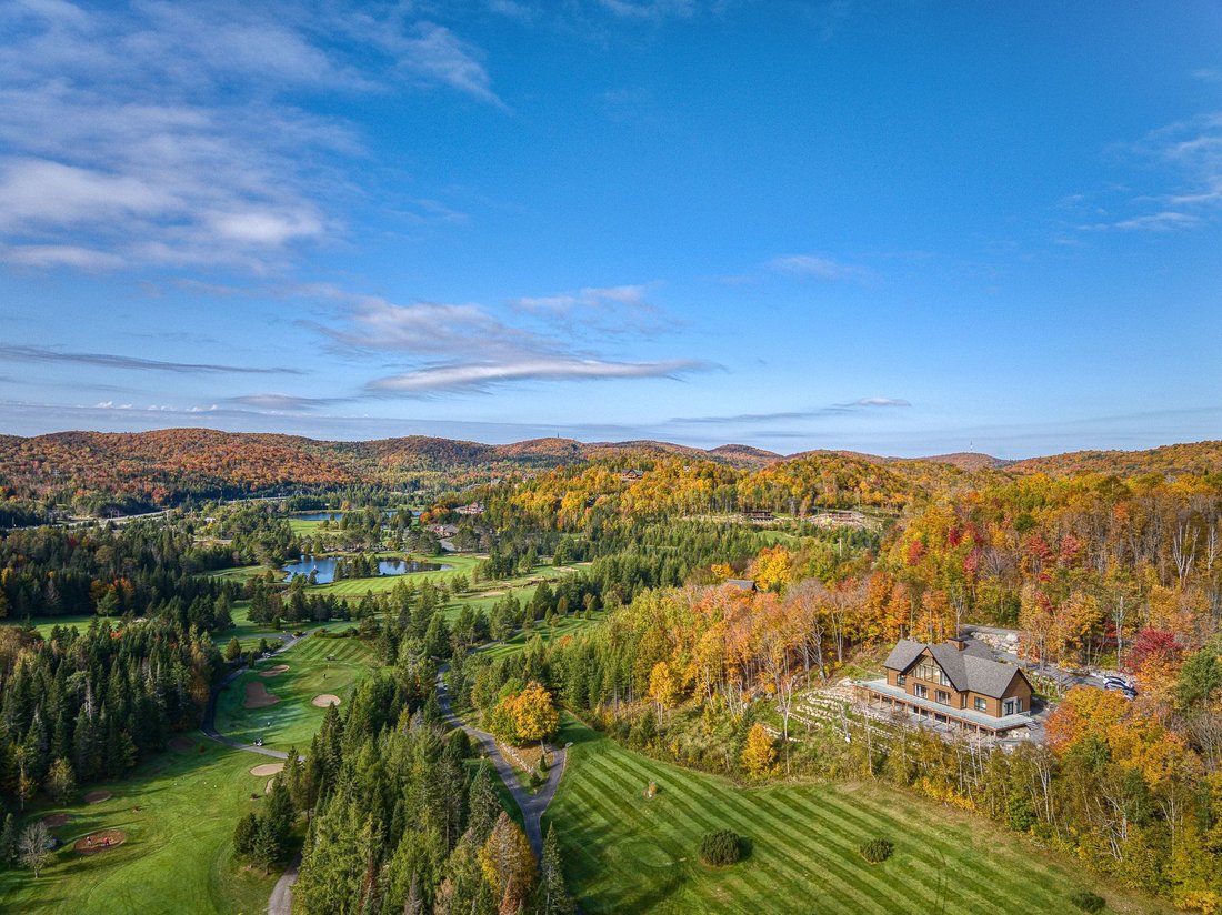 House in Saint-Faustin-Lac-Carré, Quebec, Canada 1 - 16704040