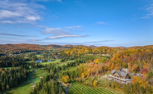 House in Saint-Faustin-Lac-Carré, Quebec, Canada 1