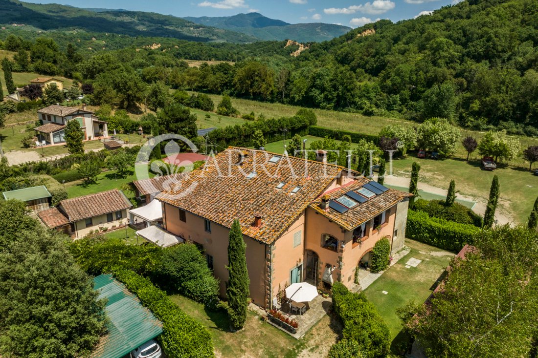 Country House in Terranuova Bracciolini, Tuscany, Italy 3 - 13001954