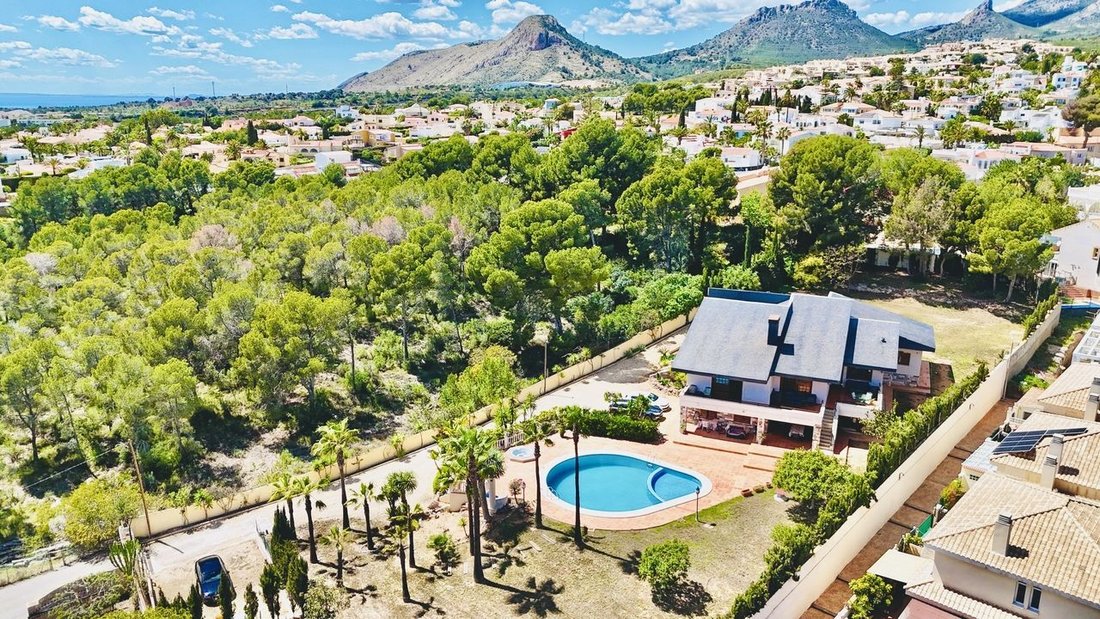 Villa in la Nucia, Valencian Community, Spain 2 - 17117801