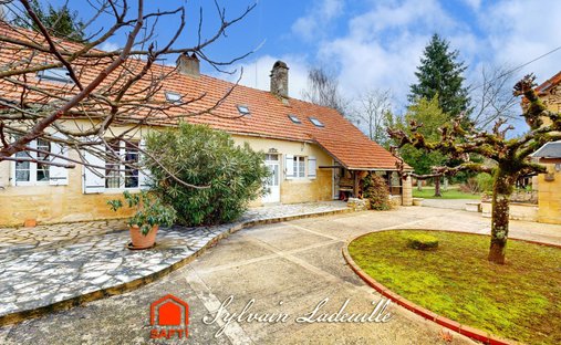 House in Meyrals, Nouvelle-Aquitaine, France 1