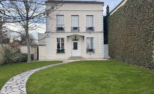 Villa in Forêt, Saint-Germain-en-Laye, France 1