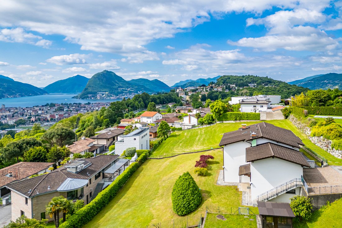 House in Comano, Ticino, Switzerland 1 - 15725632