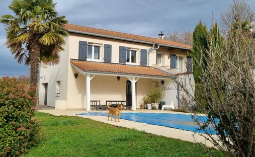 House in Dommartin, Auvergne-Rhône-Alpes, France 1