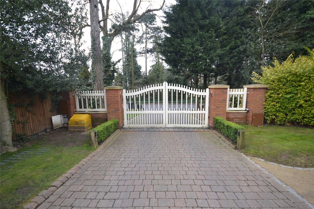 House in Arkley, England, United Kingdom 2 - 17102305