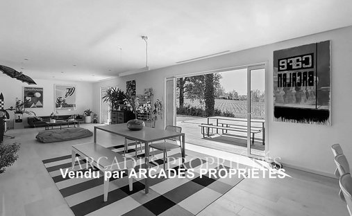 Villa in Saint-Sulpice-et-Cameyrac, Nouvelle-Aquitaine, France 1