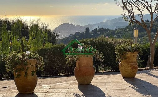 Villa a Oneglia, Imperia, Liguria 1