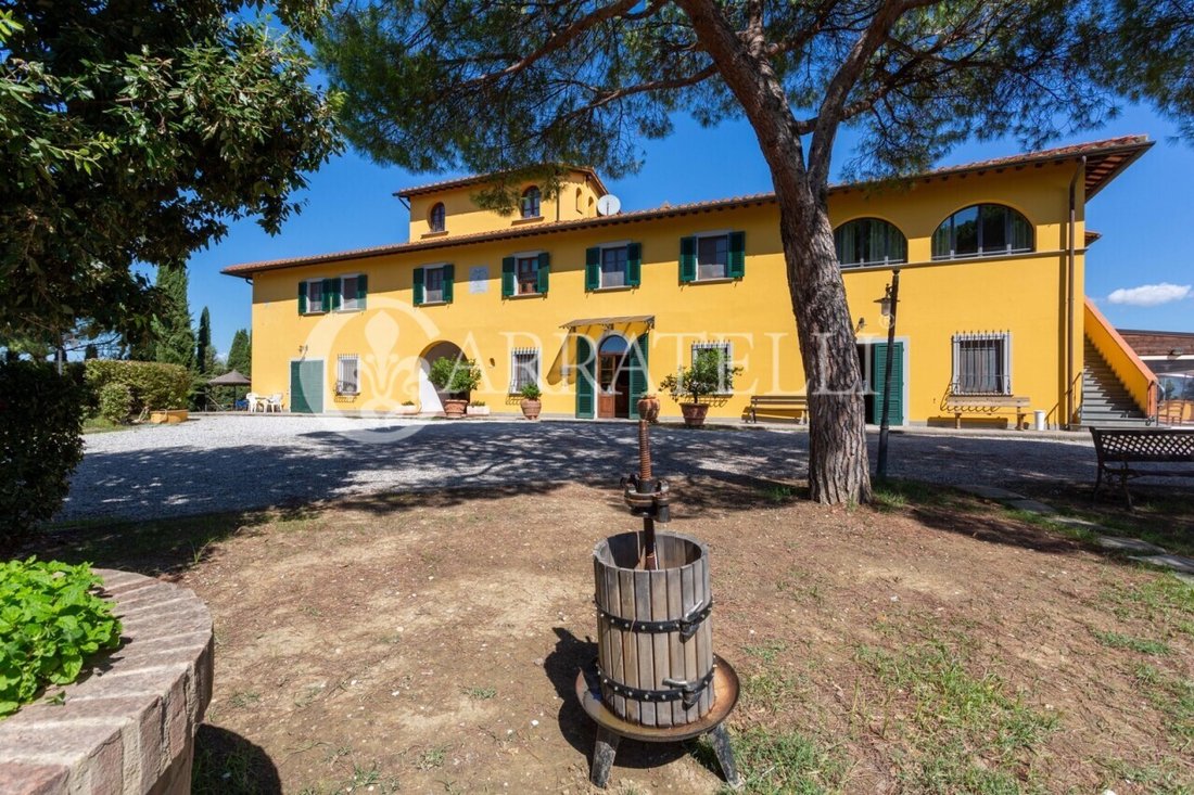 Villa in Center, Cerreto Guidi, Tuscany 2 - 12303361