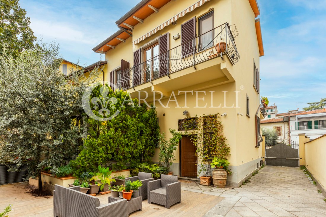 Villa in Center, Florence, Tuscany 2 - 15447605