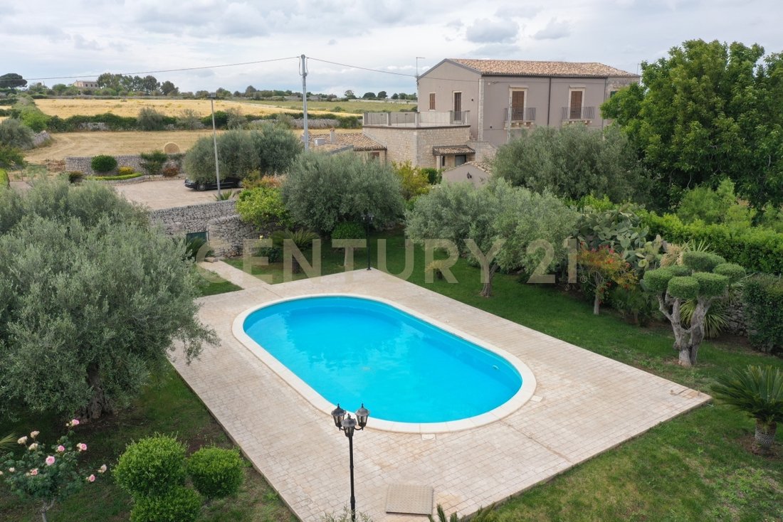 Villa in Cava d'Ispica - Pietre Nere, Modica, Sicily 1 - 16927973