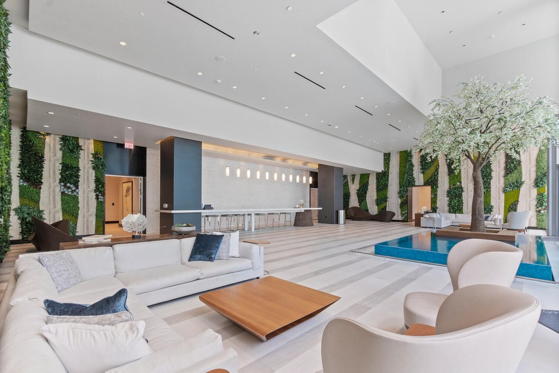 Condominium In Miami In Miami, Florida, United States For Sale (17099318)