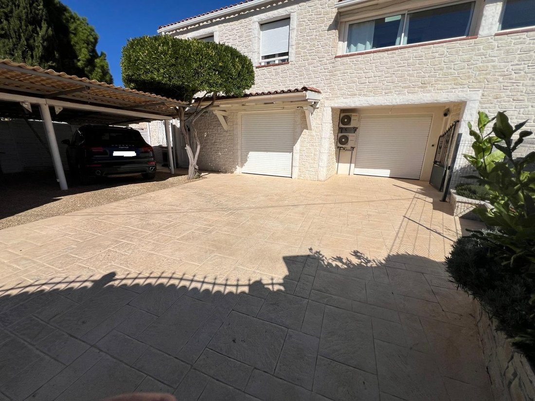 House in Marignane, Provence-Alpes-Côte d'Azur, France 1 - 17112959