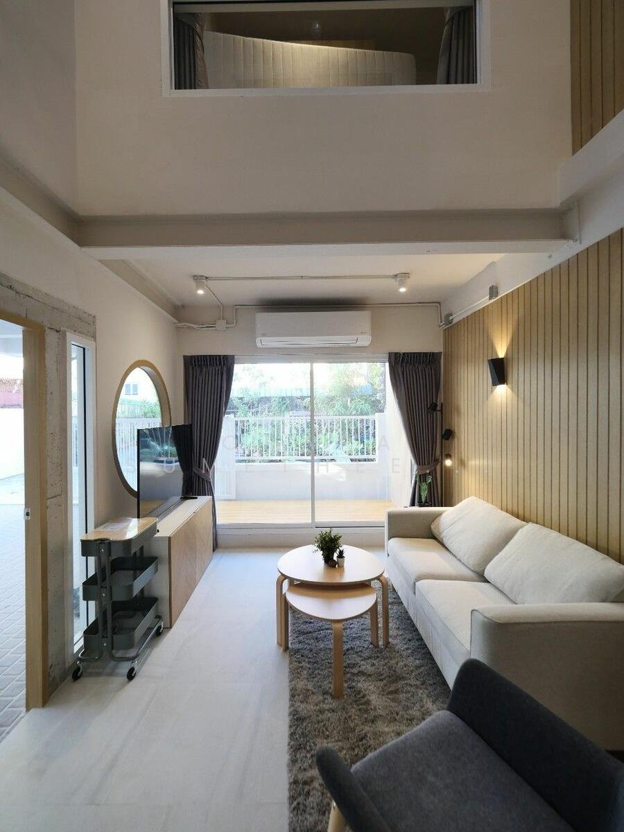 Townhouse in Phra Khanong Nuea, Bangkok, Thailand 1 - 17130682
