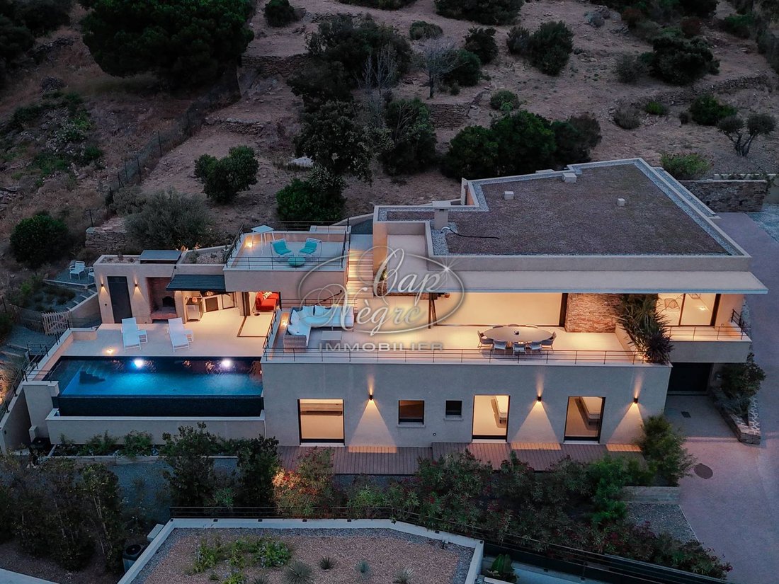 House in Le Lavandou, Provence-Alpes-Côte d'Azur, France 2 - 17064077