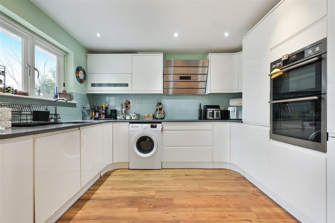 House in Coulsdon, London Borough of Croydon, England 5 - 17102065