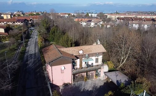 Villa in Rivoltella, Desenzano del Garda, Lombardy 1