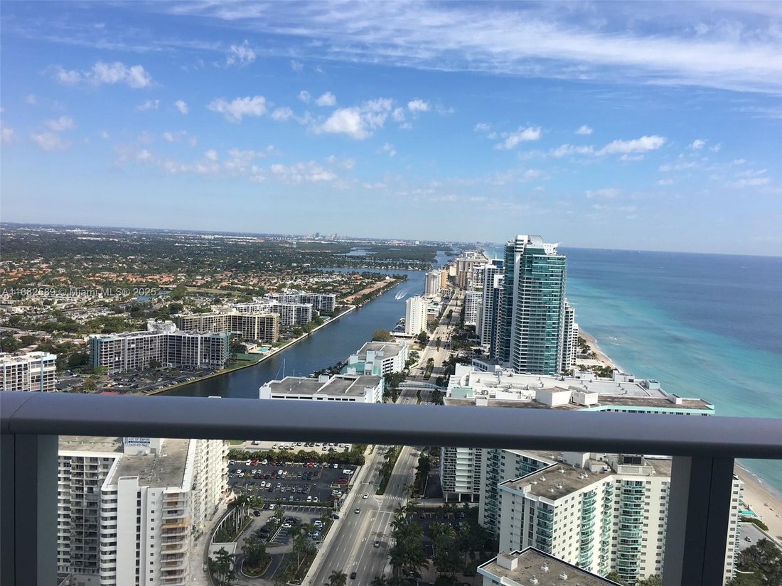 Co Op in Hallandale Beach, Florida, United States 4 - 14870460