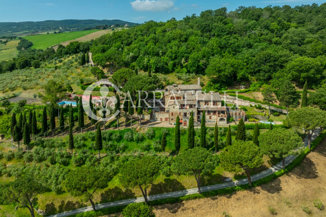 Farm Ranch in Todi, Umbrien, Italien 1 - 15786495