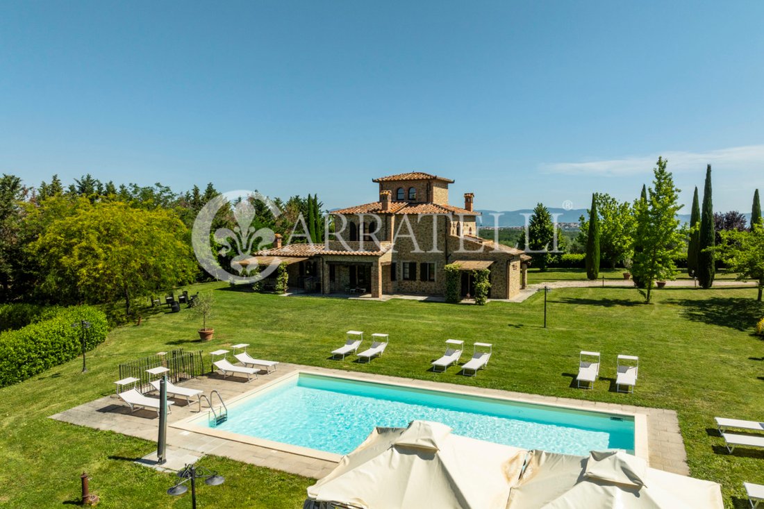 Villa in Castiglione del Lago, Umbria, Italy 3 - 14428953