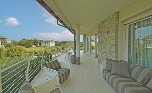 Apartment in Center, Sirmione, Lombardy 1